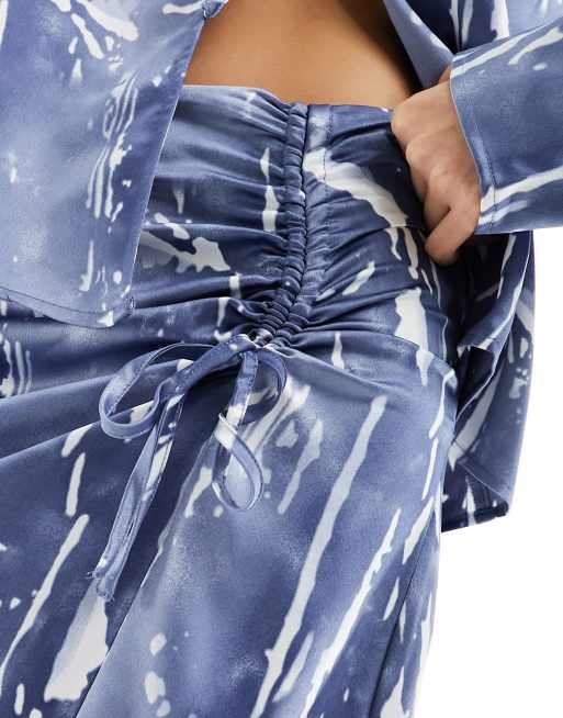 Vero Moda - Blå maxinederdel i satin med rynket front og krøllet print - Del af sæt, 2 af 5