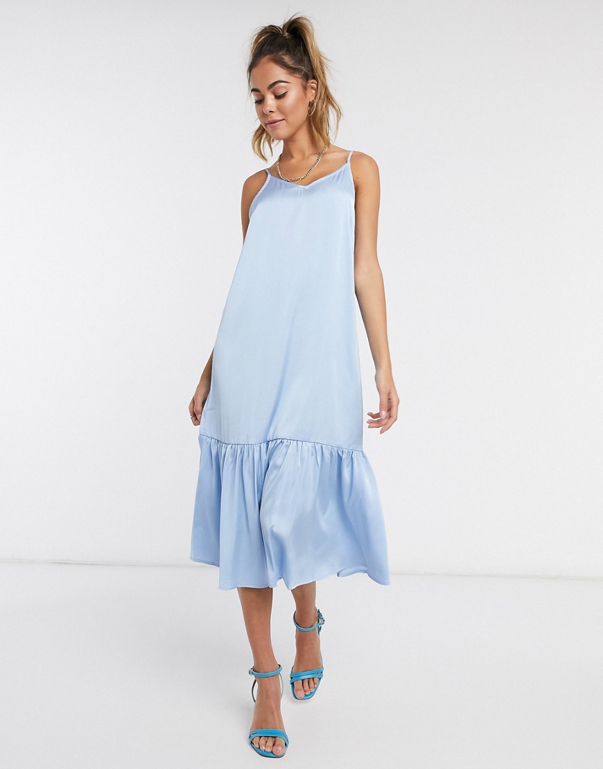 Vero Moda – Blå peplum-klänning i satin med smala axelband