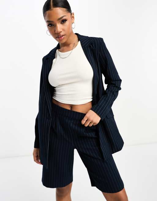 Vero Moda - Blazer d'ensemble ajusté à fines rayures - Bleu marine