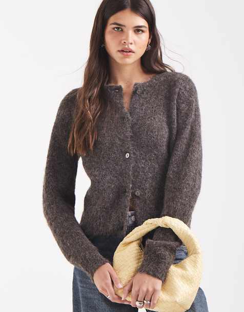 Vero Moda blød fluffy strikket cardigan med rund hals i chokoladebrun meleret - view 1