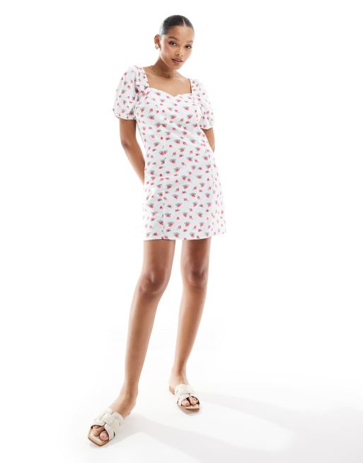 Vero Moda – Blommig miniklänning med hjärtformad halsringning och puffärmar