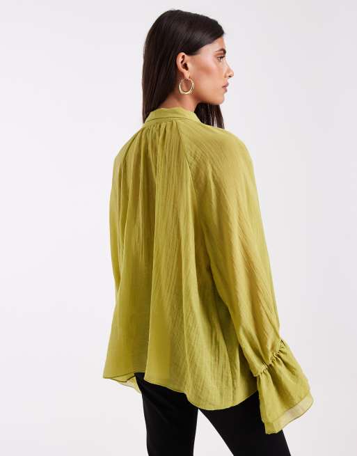 Vero Moda blouse à manches longues à volants avec détail écharpe en vert, 4 de 4