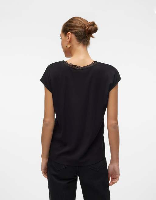 Vero Moda - Blusa a maniche corte nera con finiture in pizzo, 2 di 6