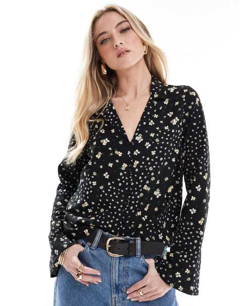 Vero Moda – Bluse in Schwarz-Weiß mit Knopfleiste und Blumenmuster - view 1
