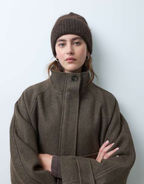 Vero Moda bonnet en maille texturée duveteuse marron chocolat - view 1