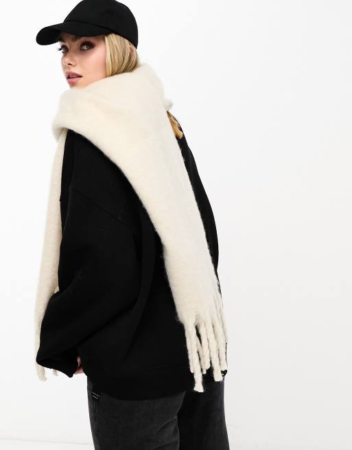 Vero Moda – Bouclé-Schal in Cremeweiß, 4 von 4