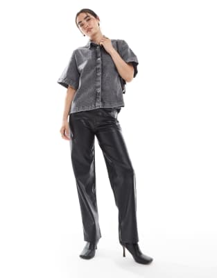 Vero Moda Boxy Short Sleeve Denim Shirt