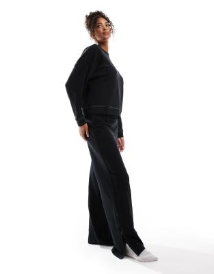 Vero Moda boxy sweatshirt and joggers with contrast stitching in black - view 1