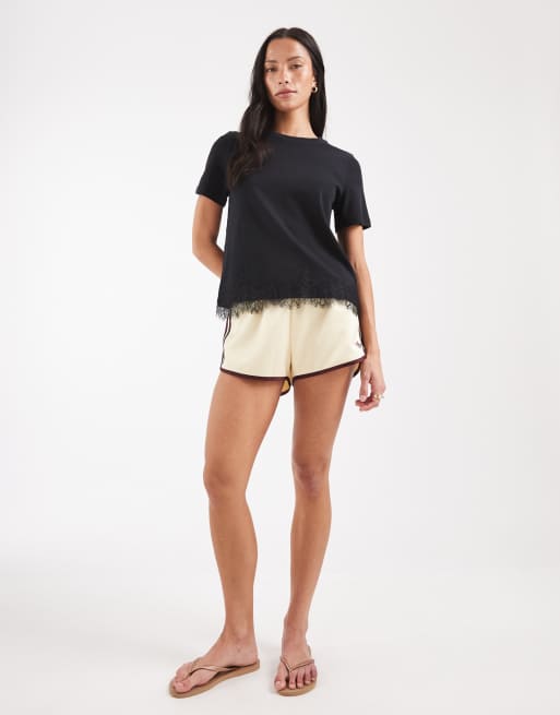 Vero Moda boxy T-shirt med blondedetalje i sort, 3 af 4