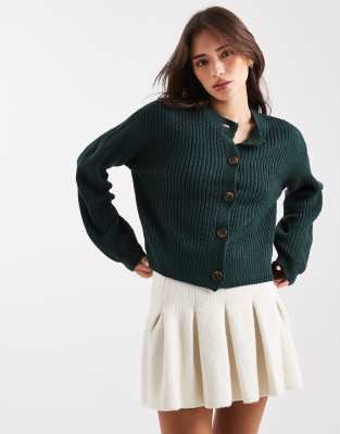 Vero Moda - Breit gerippte Strickjacke in Piniengrün mit Rundhalsausschnitt