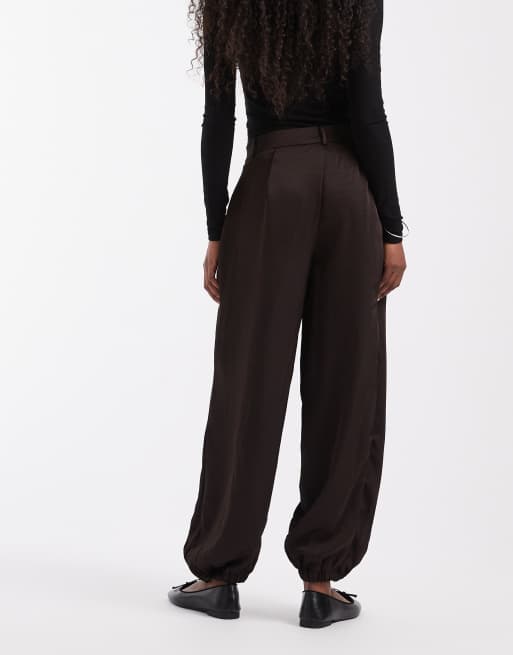 Vero Moda broek met hoge taille en plooien in chocoladebruin, 5 van 5