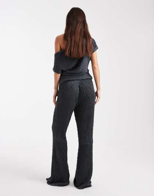 Vero Moda - Broek met wijde pijpen van getextureerde jersey in asfaltgrijs, deel van co-ord set, 5 van 5