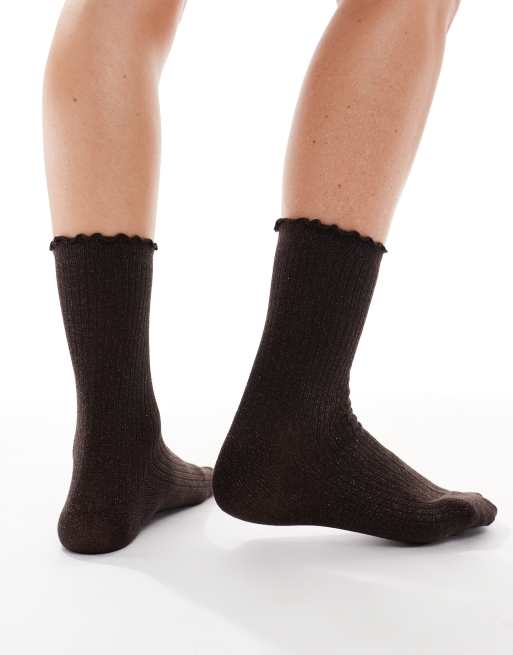 Vero Moda – Brokatowe czekoladowobrązowe skarpetki z falbanką na brzegu, 3 z 3