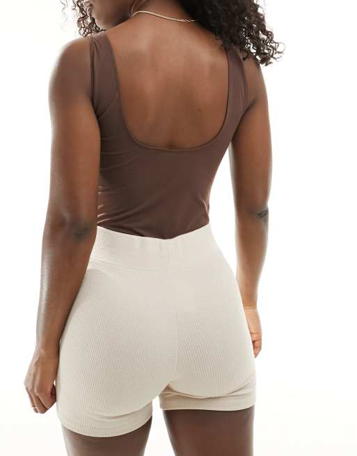 Vero Moda – Brun body i seamless design med stringtrosa och djup halsringning, 4 av 4