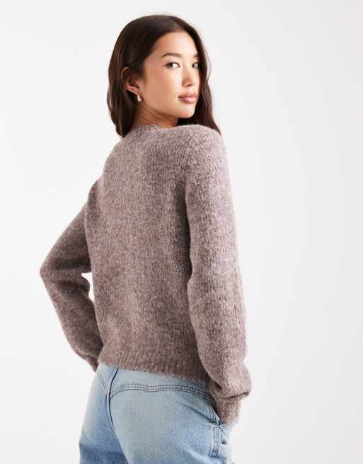 Vero Moda – Brunmelerad tröja i mjuk, fluffig stickning med rund halsringning, 4 av 4