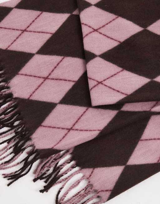 Vero Moda bufanda de punto con borlas en estampado de rombos rosa y marrón, 2 de 3