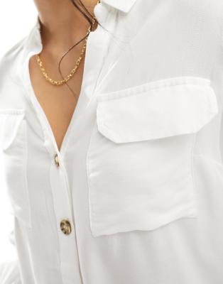 VERO MODA BUTTON DOWN SHIRT WITH POCKET DETAIL 