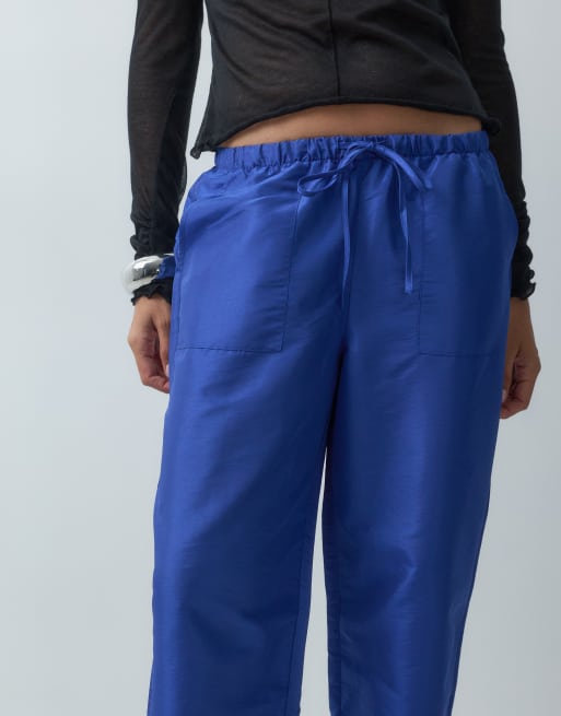Vero Moda byxor med vida ben och knytband i midjan i koboltblå taft, 3 av 5