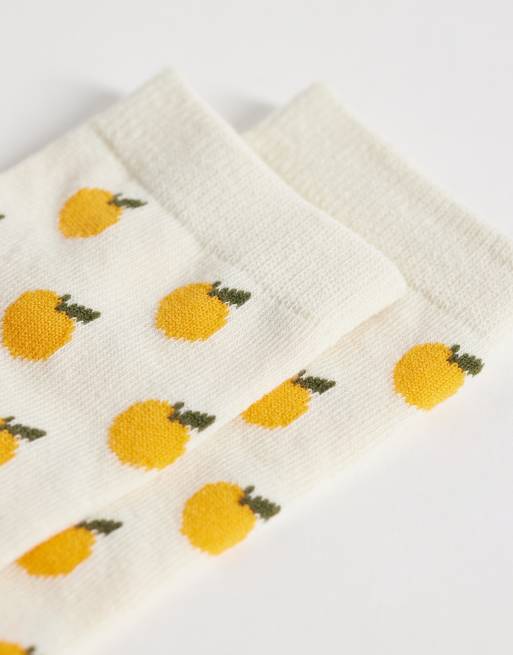 Vero Moda - Calcetines tobilleros color crema con estampado de naranjas, 2 de 3