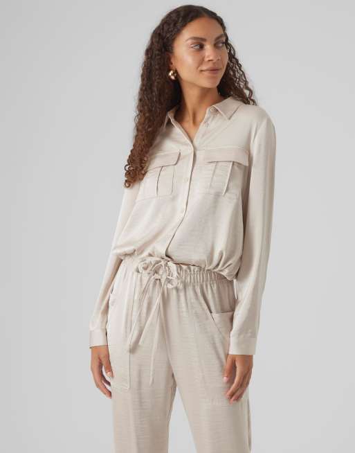 Vero Moda - Camicia multitasche in raso color pietra in coordinato