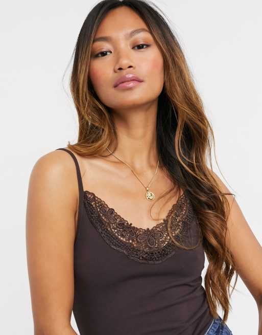Vero Moda - Canotta marrone con spalline sottili e dettaglio in pizzo