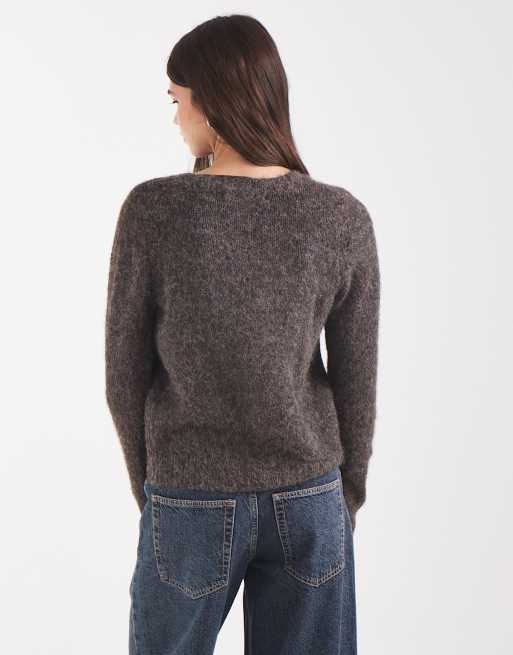 Vero Moda cardigan in maglia morbida e soffice con scollo rotondo in marrone cioccolato mélange, 4 di 4