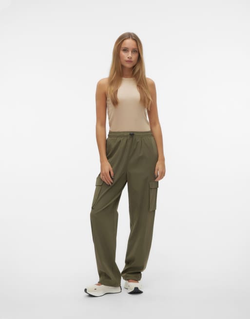 Vero Moda – Cargo-Hose in Efeugrün