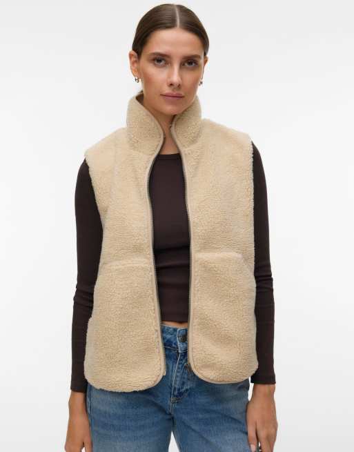 Vero Moda chaleco teddy en color avena, 3 de 5