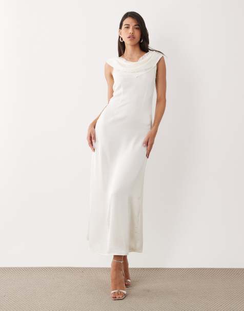 Vero Moda – Champagnefärgad, ärmlös maxiklänning i satin med spetsdetaljer - view 1