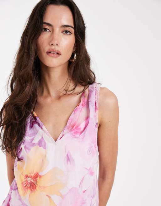 Vero Moda chiffon v-neck midi dress with godet shaping in lilac oversized  floral print | ASOS