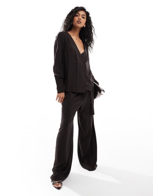 Vero Moda – Chokladbrun, dubbelknäppt skjorta i satin, del av set, 2 av 4
