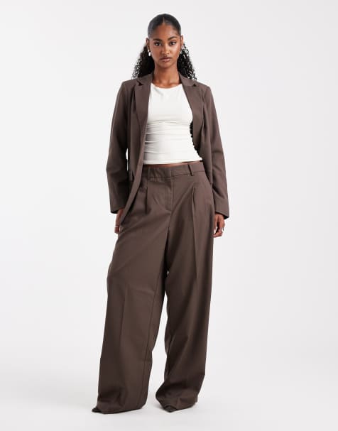 Vero Moda – Chokladbruna, figursydda byxor i dad-modell, del av set - view 1