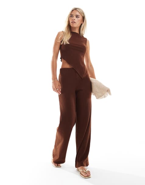 Vero Moda - Chokoladebrunt ribstrikket sæt med ærmeløs top med asymmetrisk kant og bukser med vide ben - view 1