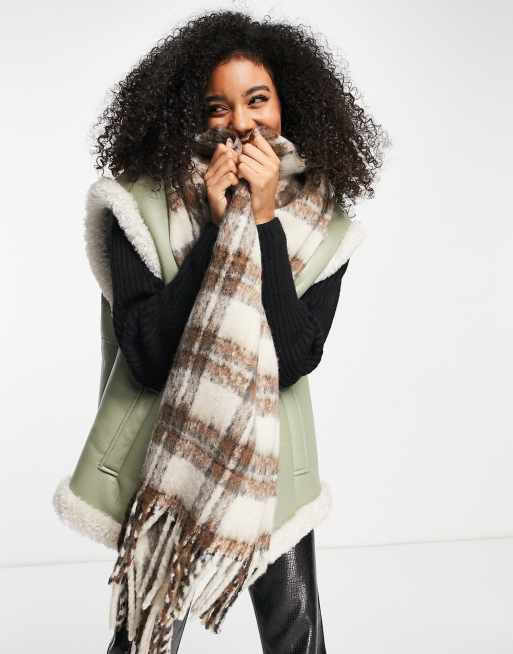 Vero Moda chunky knitted scarf in cream brown check ASOS