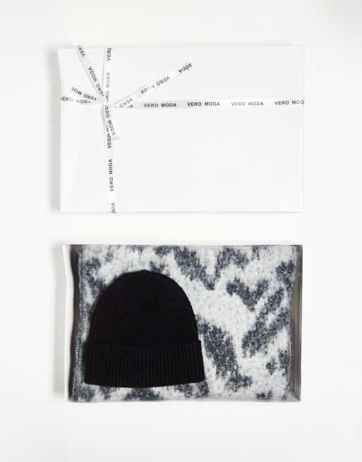Vero Moda - Coffret cadeau avec bonnet et écharpe ultra douce - Noir 