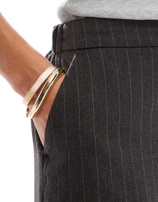 Vero Moda column maxi skirt co-ord in dark grey pinstripe, 4 of 5