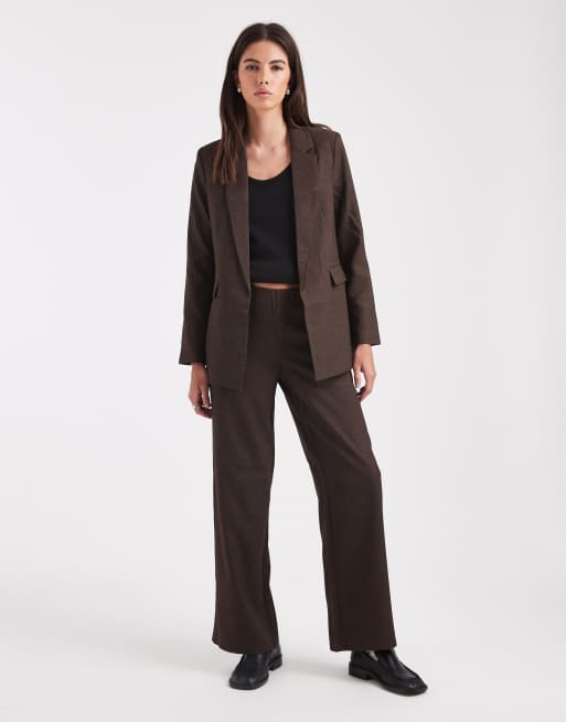 Vero Moda - Completo color cioccolato con blazer sartoriale oversize effetto tweed e pantaloni a fondo ampio