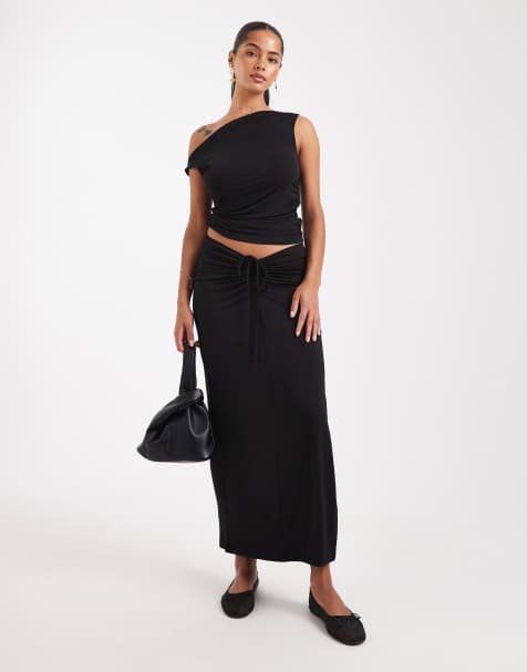 Vero Moda - Completo nero con top aderente senza maniche con scollo dritto e gonna lunga arricciata sul davanti - view 1