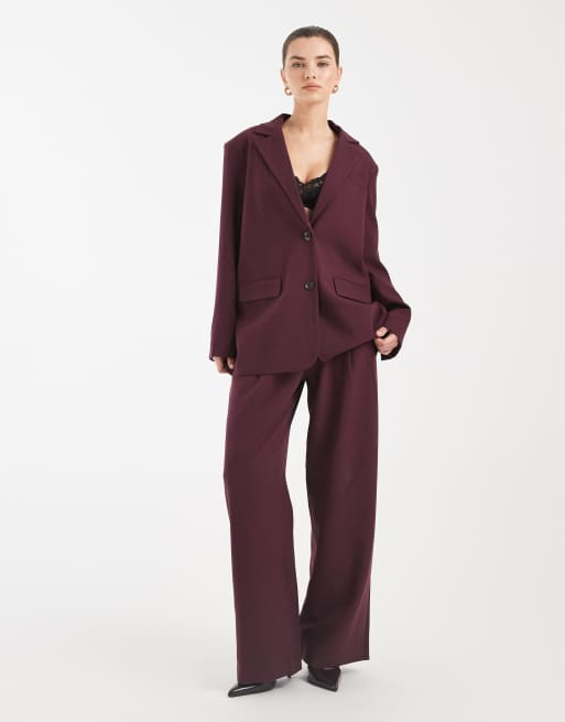 Vero Moda - Coordinato bordeaux con pantaloni a fondo ampio con cintura e blazer oversize