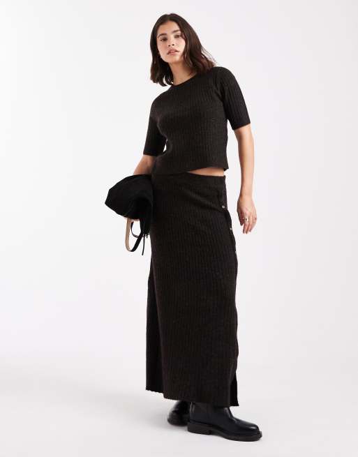 Vero Moda - Coordinato con gonna lunga e top a maniche corte in maglia a coste color cioccolato mélange