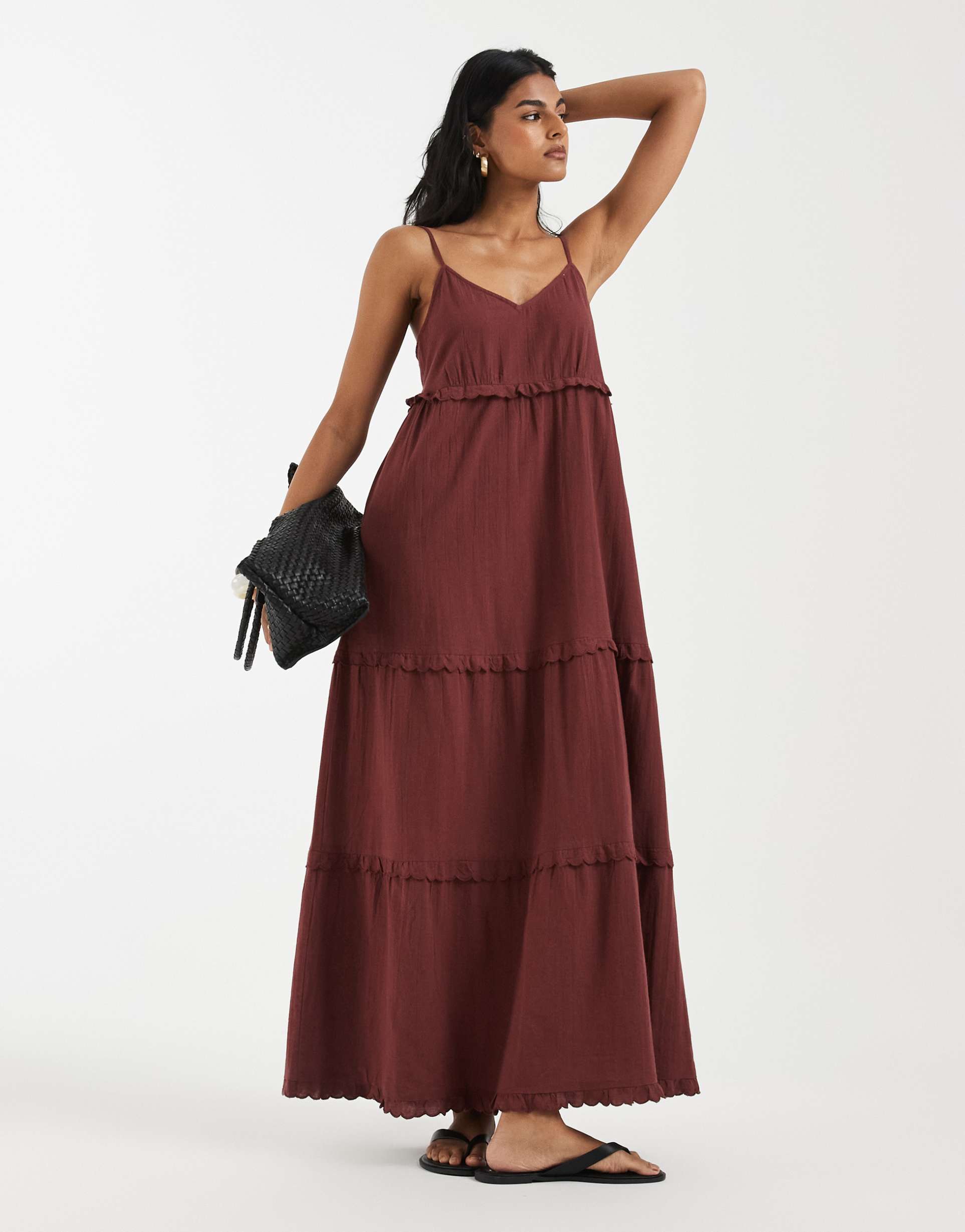vero moda cotton cami tiered maxi dress with scallop edge detail in andorra red
