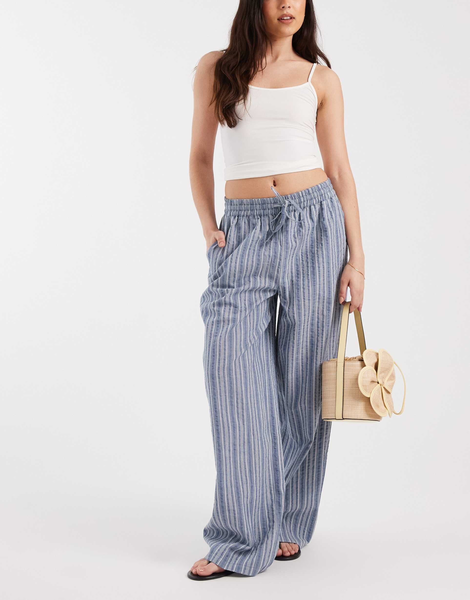 vero moda cotton seersucker tie waist wide leg pants in blue striped print