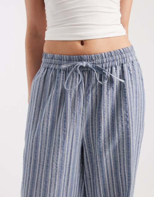 Vero Moda cotton seersucker tie waist wide leg trouser in blue stripe print, 3 of 5