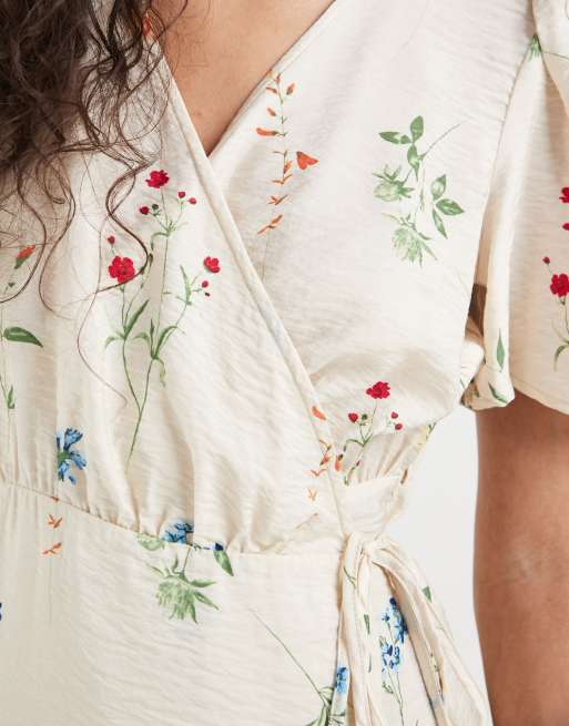 Vero Moda - Cremefarvet minikjole med slå om-design foran og blomstermønster samt flagrende ærmer, 3 af 4