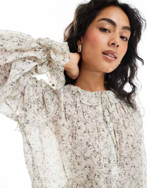 Vero Moda - Cremehvid boho-bluse med flæsekanter og blomstermønster, 2 af 4