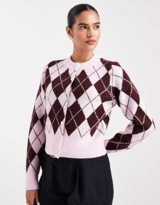 Vero Moda - Cropped Strickjacke in Rosa und Burgunderrot mit Rauten-Karomuster