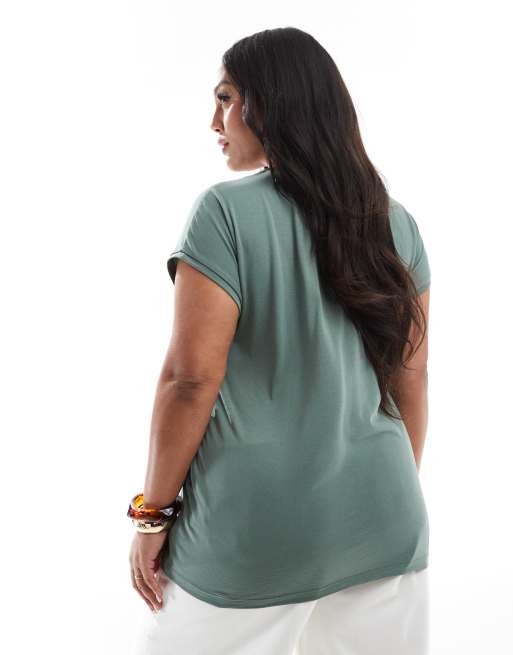 Vero Moda Curve - Afslappet, oversized og kakifarvet T-shirt med v-hals, 2 af 4