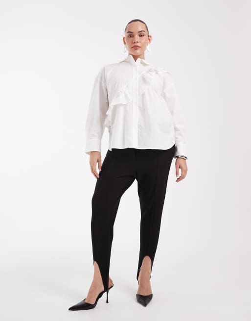Vero Moda Curve asymmetric ruffle shirt in white, 2 of 4