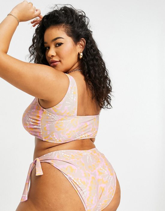 https://images.asos-media.com/products/vero-moda-curve-bikini-top-with-tie-front-in-pink-floral/23323041-2?$n_550w$&wid=550&fit=constrain