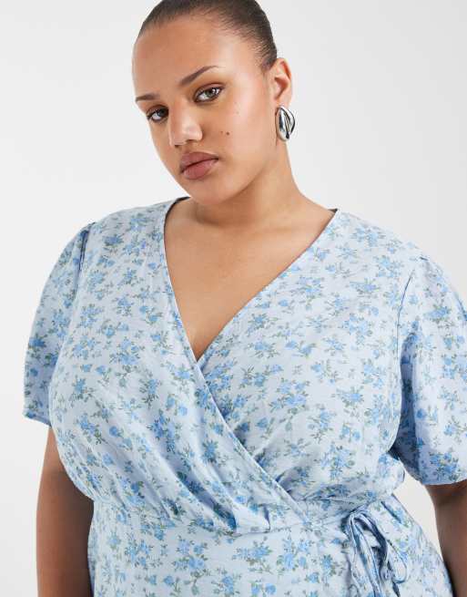 Vero Moda Curve - Blå slå-om-minikjole med flagrende ærmer og blomsterprint, 4 af 4